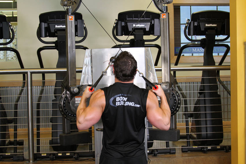Full Range-Of-Motion Lat Pulldown variant 2