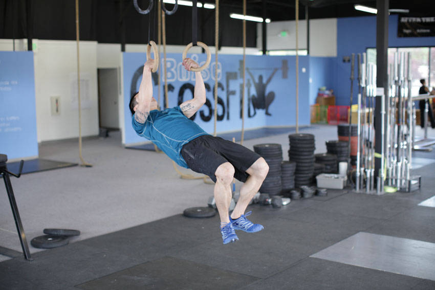 Kipping Muscle Up variant 2