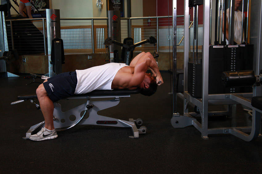 Lying Close-Grip Bar Curl On High Pulley variant 2