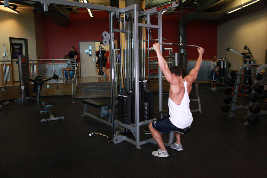 Wide-Grip Pulldown Behind The Neck variant 2