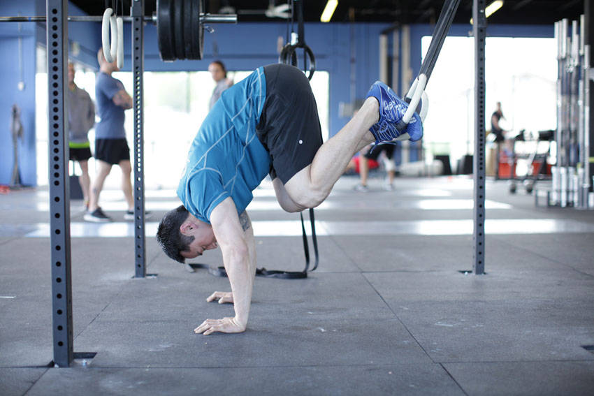 Suspended Reverse Crunch variant 2